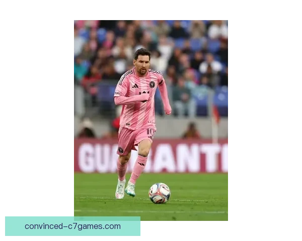 梅西加盟迈阿密国际首战表现亮眼 引领球队逆袭胜利