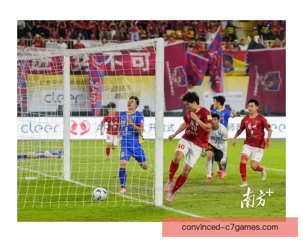 粤超战报：广州队逆袭深圳队力挫对手稳居榜首